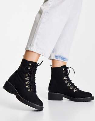 black chunky hiker boots