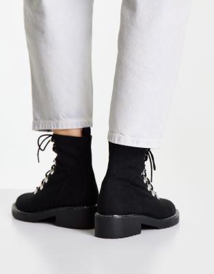 black chunky hiker boots