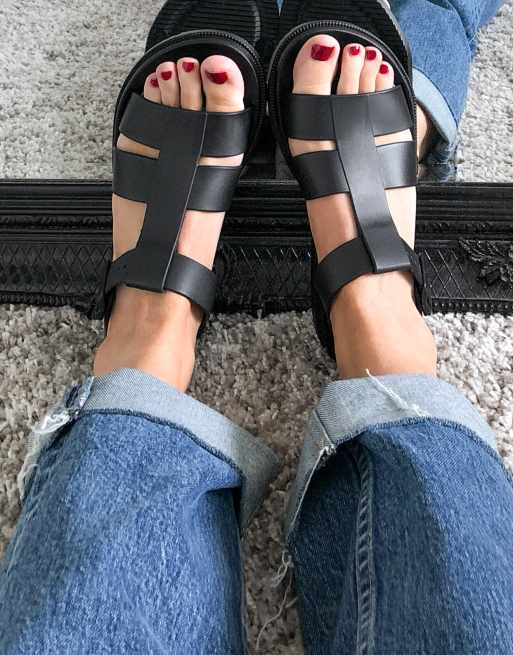 London Rebel chunky jelly sandals in black | ASOS