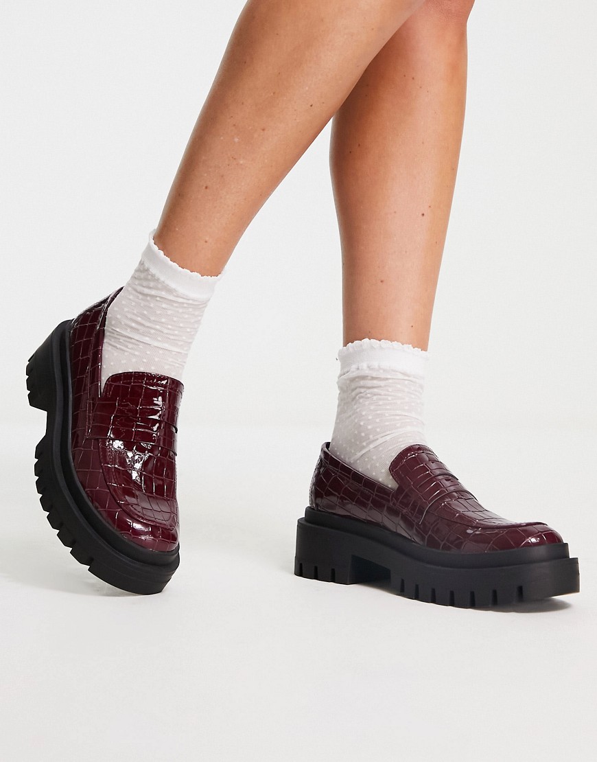 London Rebel chunky loafers in burgundy croc-Red