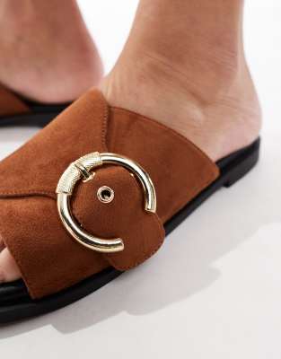 London Rebel Cross Buckle Flat Sandal In Neutral