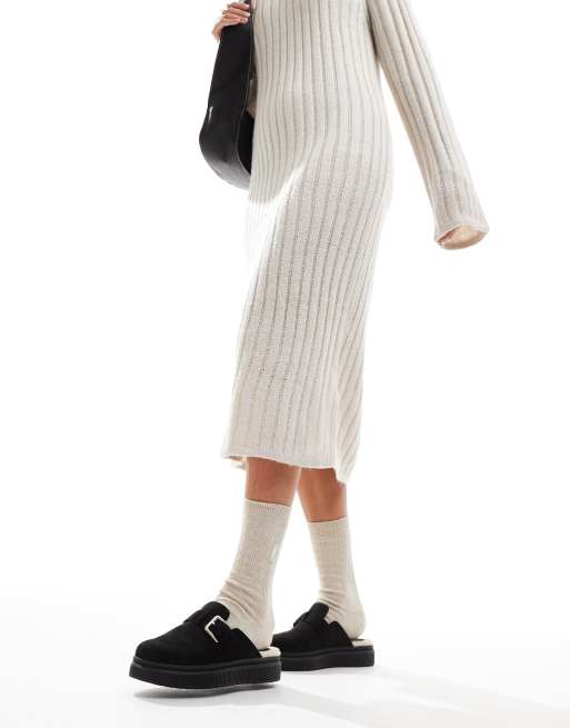 London Rebel Donna wide fit buckle mules in black