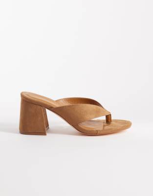London Rebel Elle heeled flip flop sandals in mocha