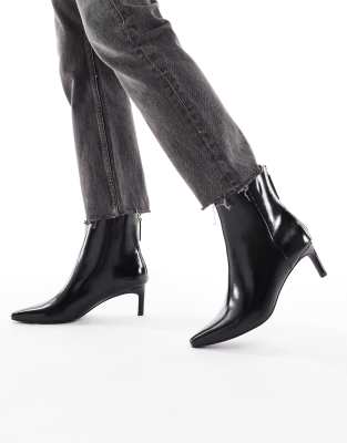 London Rebel - Ellie - Halbhohe Ankle-Boots in Schwarz mit Kitten-Absatz