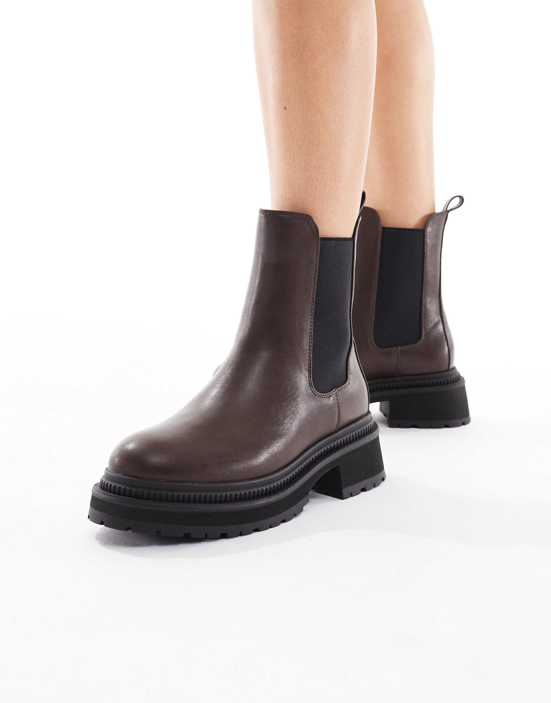 london rebel emma chunky chelsea boots in chocolate