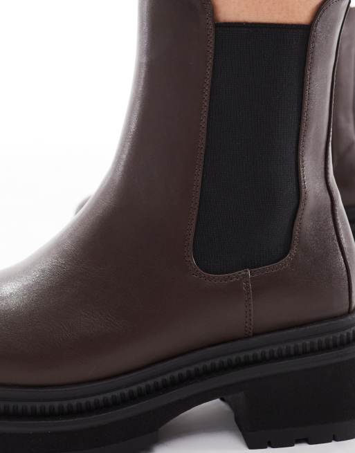 London Rebel Emma chunky chelsea boots in chocolate, 3 of 4
