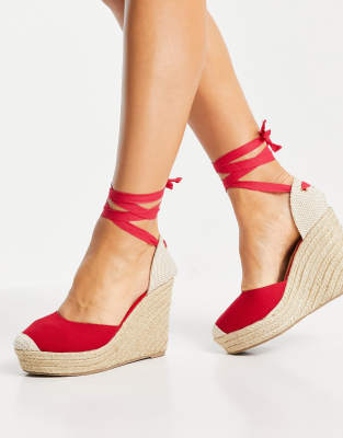 London Rebel - Espadrilles met sleehak en strikbanden in rood | ASOS