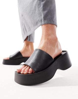  flatform square toe sliders 