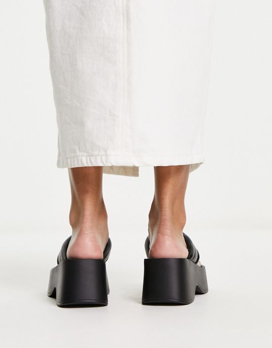 https://images.asos-media.com/products/london-rebel-flatform-toe-thong-sandals-in-black/203815353-2?$n_550w$&wid=550&fit=constrain