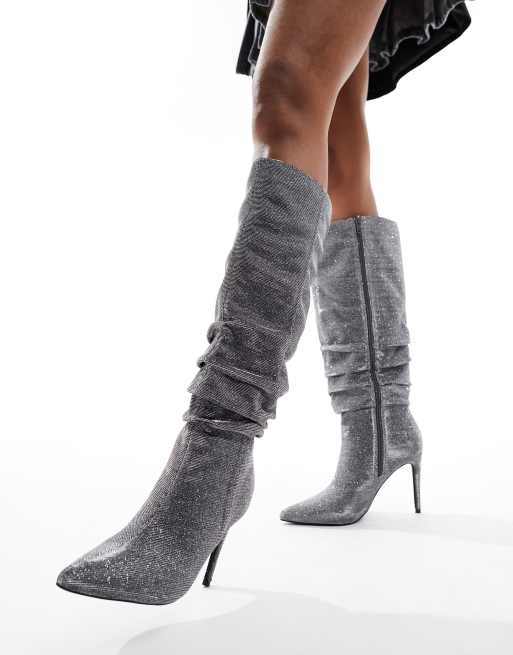 London Rebel – Kniehohe, geraffte Stiefel in glitzerndem Silber mit Stilettoabsatz