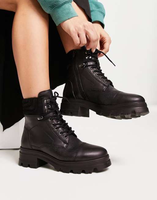 Wide fit outlet hiker boots