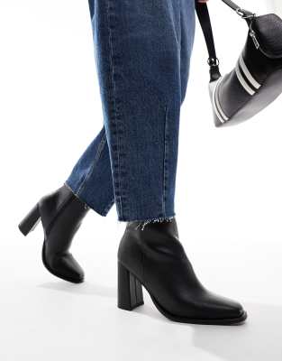 London Rebel - Maddie - Ankle-Boots in Schwarz mit Blockabsatz