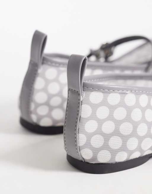 London Rebel – Mia – Geraffte Riemchen-Ballerinas in Grau mit Polka Dots, 3 von 4