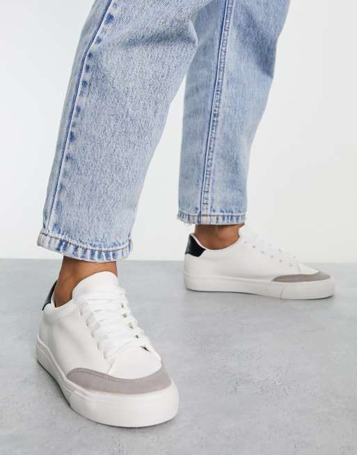 London Rebel - Minimalistiske sneakers i hvid med snørebånd og sort hældetalje