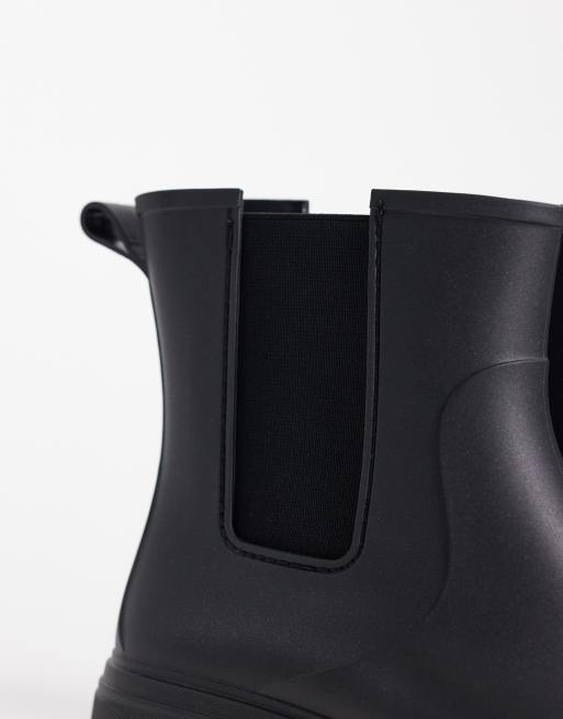 London Rebel Phoebe chunky chelsea rain boots in black, 3 of 4