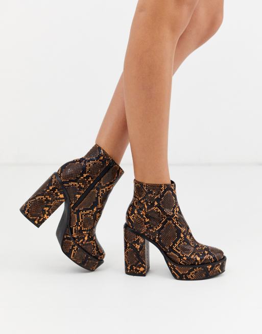 london rebel chelsea boots in black snake