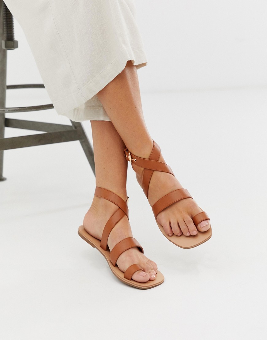 London Rebel – Platta sandaler med tågögla-Guldbrun