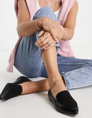 pointed flat loafers in black