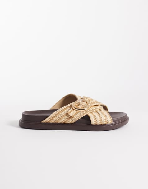 London Rebel - Raya - Platte sandalen met brede pasvorm en gespdetail in crème raffia - view 1