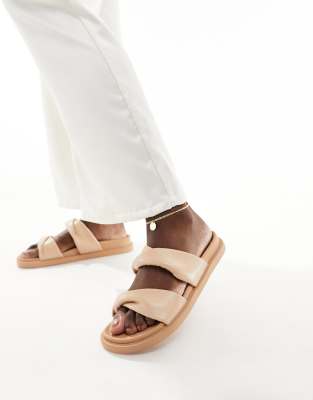 London Rebel - Sandalen in Beige mit verdrehtem Riemen-Neutral