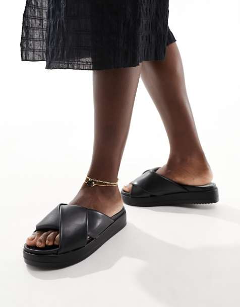 London Rebel – Sandalen in Schwarz mit überkreuzten Riemen - view 1