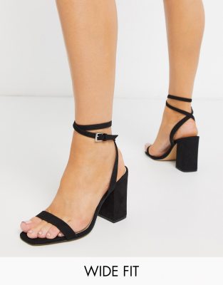 sandale talon pied large