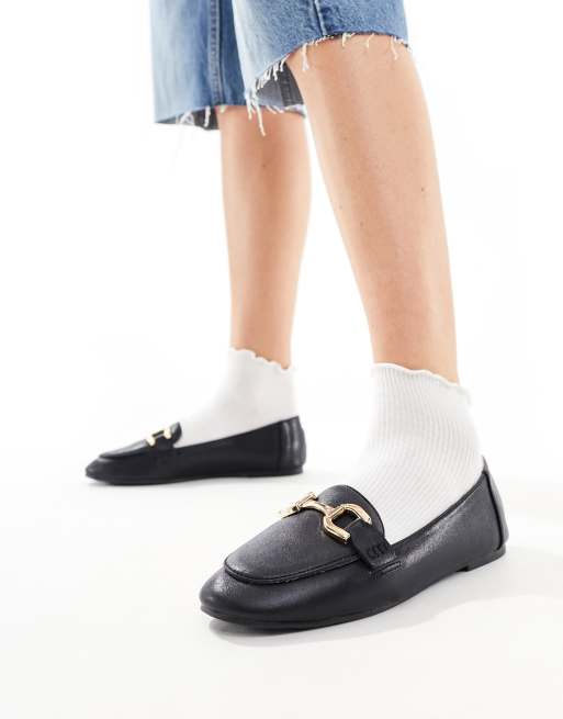 London Rebel - Scarpe basse a punta nere con finiture con morsetti