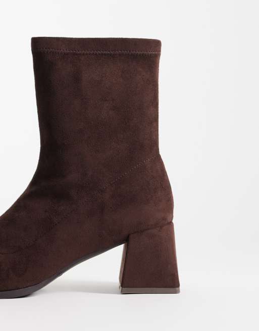 London Rebel Tabitha faux suede block heeled ankle boots in chocolate, 3 of 4
