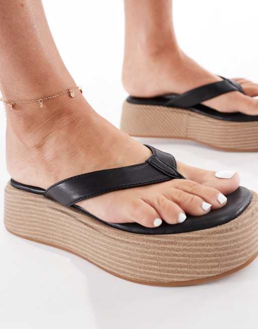 London Rebel thong flatform espadrille sandal in black PU, 2 of 4