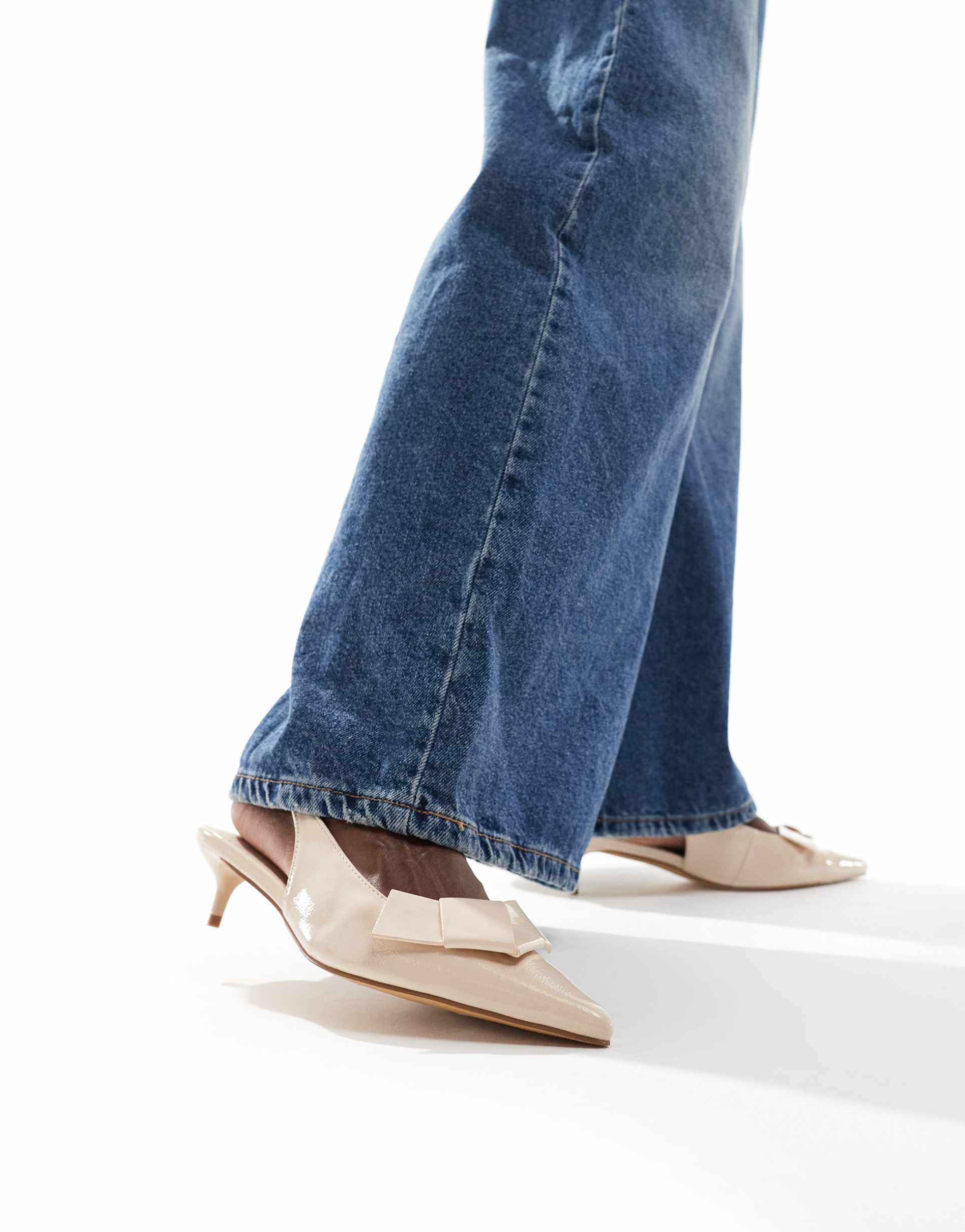 london rebel wide fit bow detail slingback kitten heels in cream patent