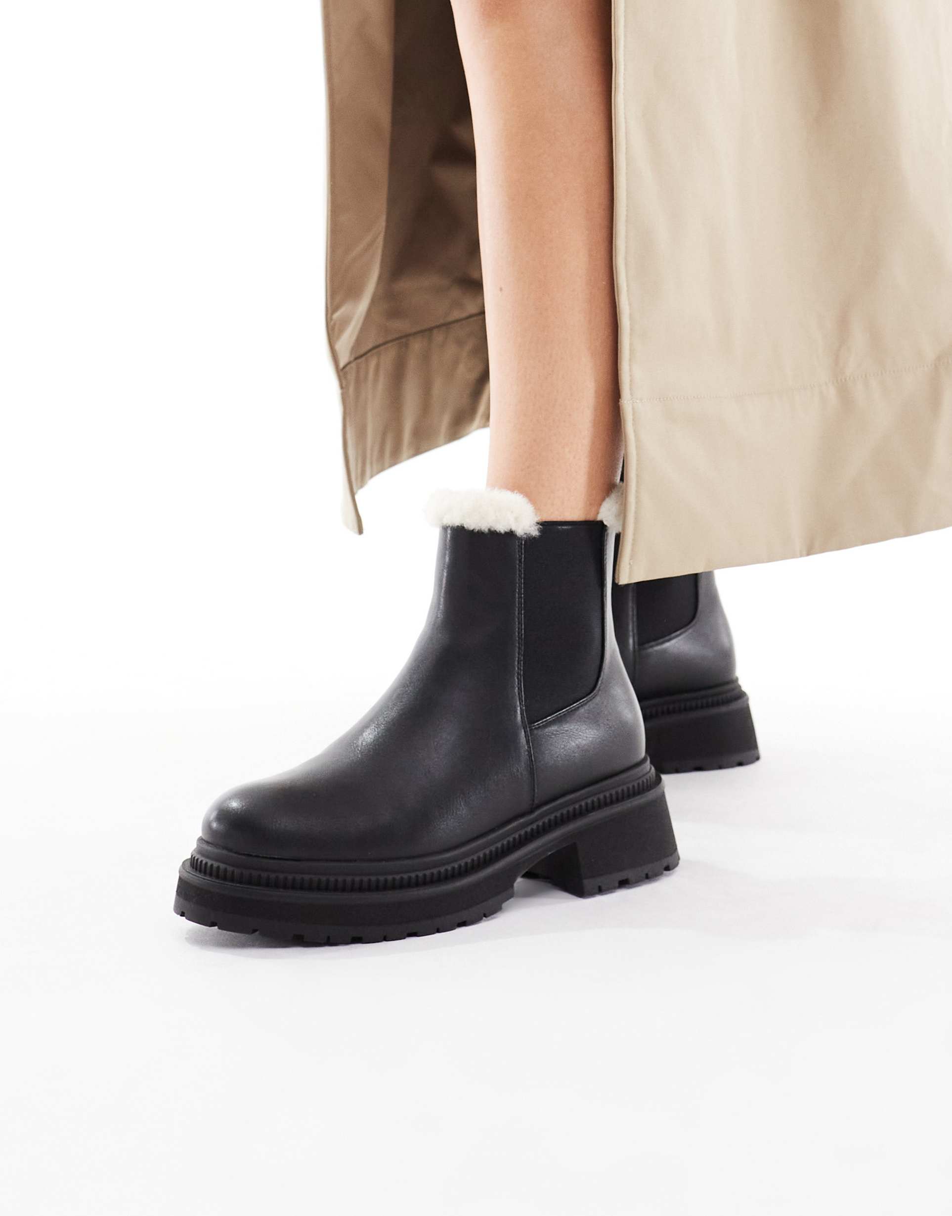 london rebel wide fit emma teddy lined chunky chelsea boots in black