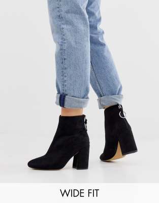 wide heel boots