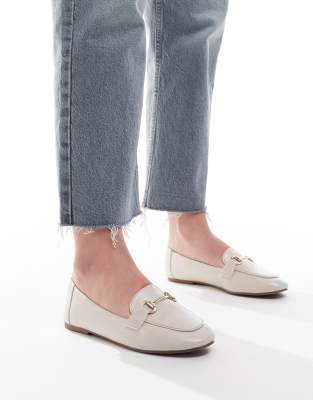 London Rebel Wide Fit - Nori - Loafer in Creme mit Schnallendetail-Weiß