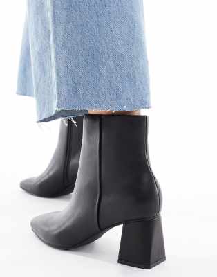 London Rebel Wide Fit Nova Mid Ankle Boots In Black