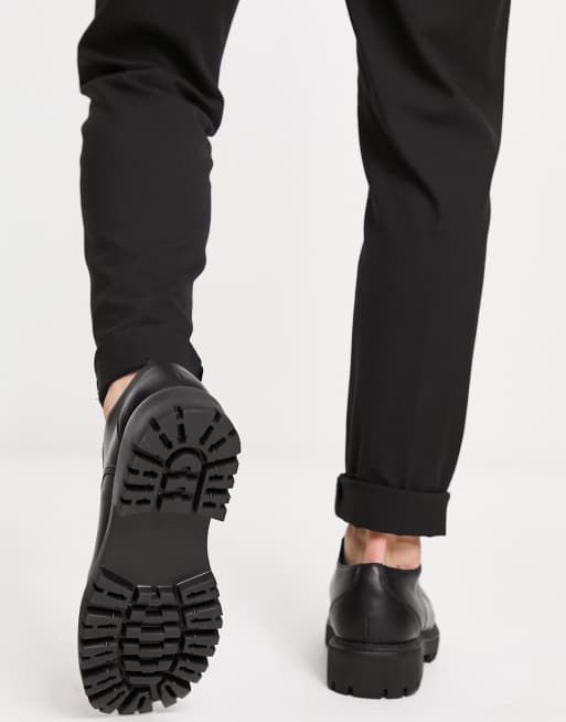 London Rebel x – Schnürstiefel in mattem Schwarz mit dicker, gerillter Sohle, 2 von 4