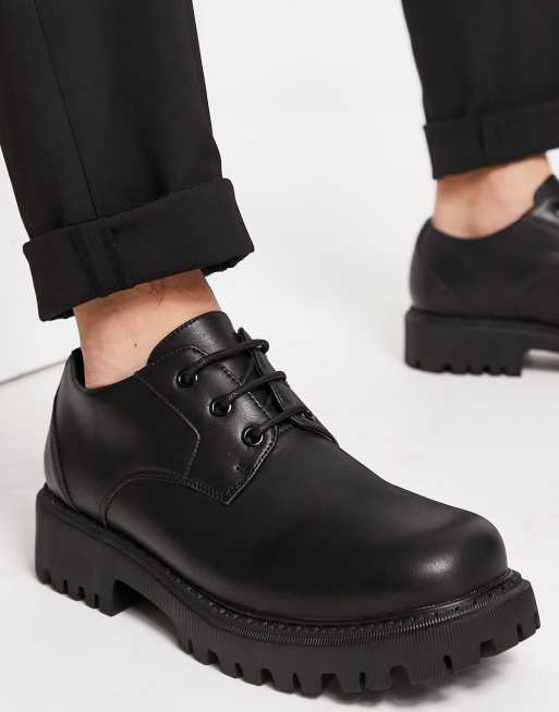 London Rebel x – Schnürstiefel in mattem Schwarz mit dicker, gerillter Sohle, 3 von 4