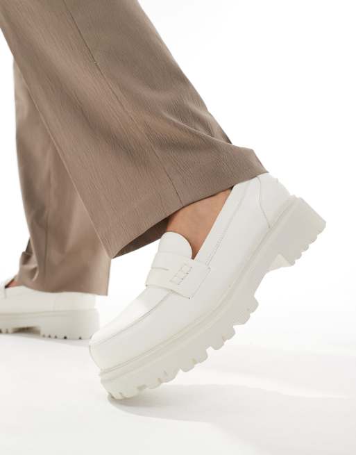 London Rebel X Wide Fit - Chunky penny-loafers med riflet sål i cremehvid