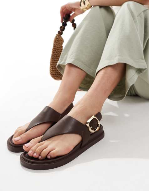 London Rebel – Zehenstegsandalen in Hellbraun, weite Passform - view 1
