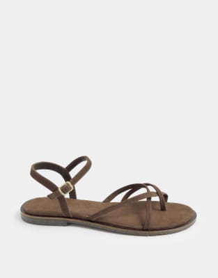  Cross strap sandals in standard fit 