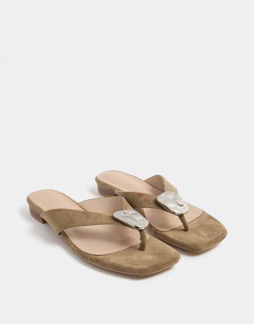 Long Tall Sally Hammered low heel sandals in standard fit in natural, 2 of 4