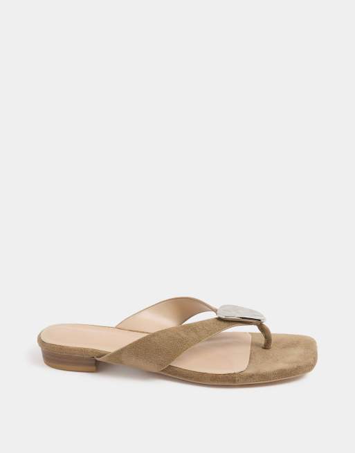 Long Tall Sally Hammered low heel sandals in standard fit in natural, 3 of 4