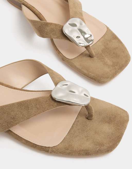 Long Tall Sally Hammered low heel sandals in standard fit in natural, 4 of 4