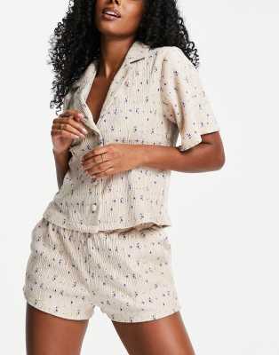 Lost Ink Lost Ink floral print crinkle velvet short pj set-Multi