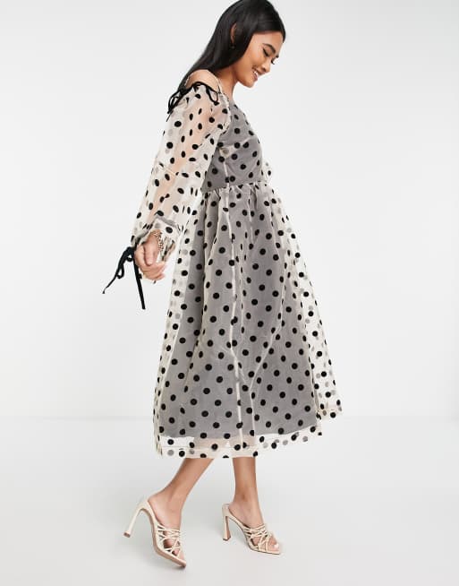Lost Ink - Vestito midi con spalle scoperte e strato sovrapposto in organza a pois