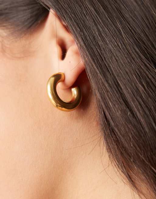 Lost Souls - 18-karaats vergulde 25mm brede tube oorringen van roestvrij staal in goud