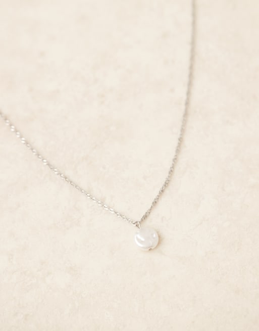 Lost Souls - Collana color argento in acciaio inossidabile con pendente con perla piatta, 3 di 3