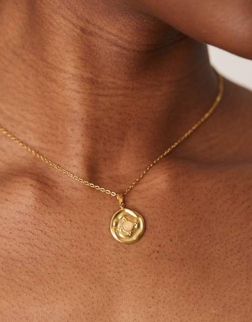 Lost Souls - Collana in acciaio inossidabile placcato oro 18 k con pendente a forma di moneta effetto metallo fuso e pietra rosa