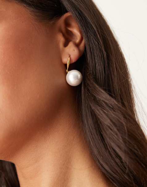 Lost Souls - Créoles pendantes en acier inoxydable plaqué or 18 carats avec grosse perle nacrée - view 1