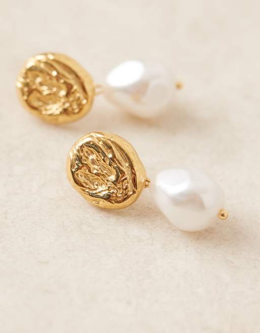 Lost Souls hammered stud earrings with pearl detail in 18ct gold plated stainless steel