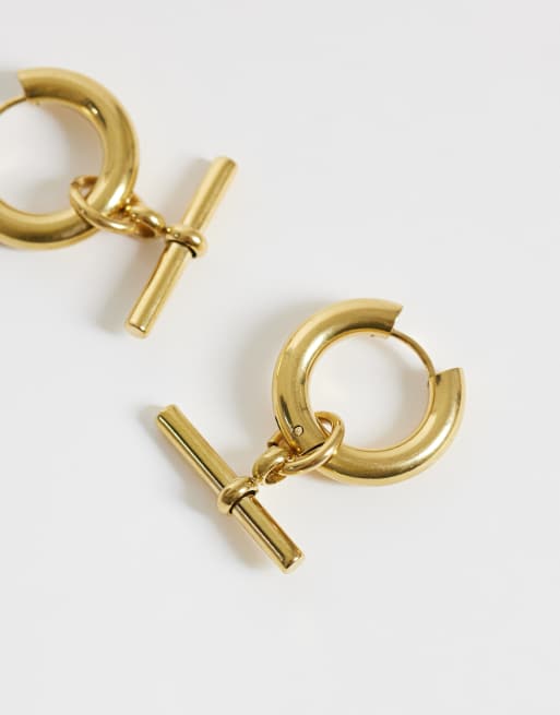 Lost Souls huggie-creoler med T-barberlock i 18k guldförgylld rostfritt stål, 3 av 5
